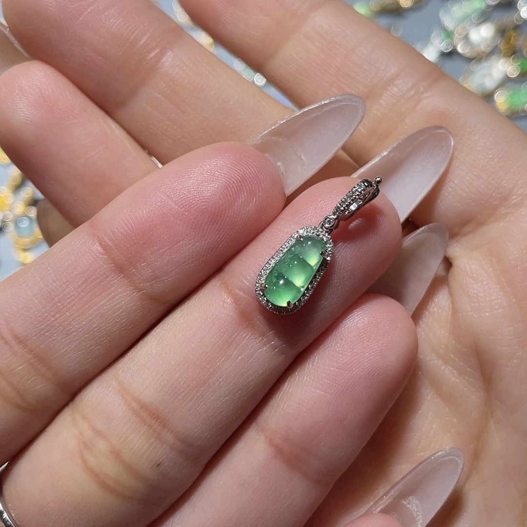 吊坠(不含链)18K金镶嵌翡翠