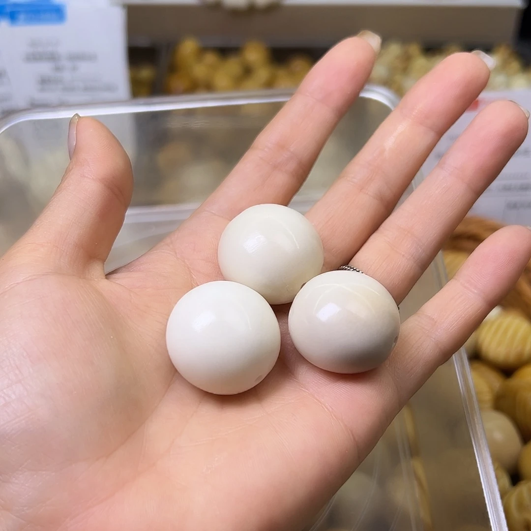 菩提根/象牙果手串瑕疵白馒头3颗有裂