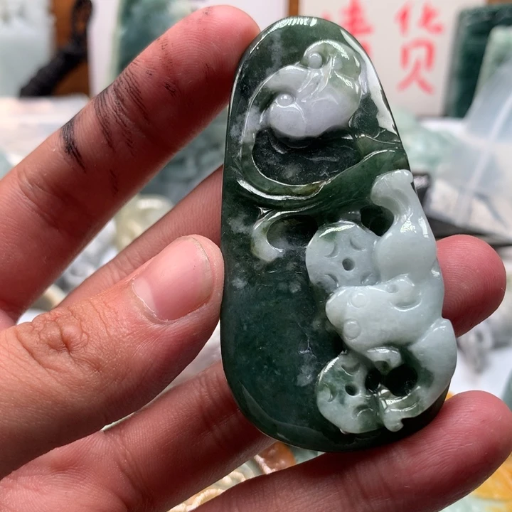 翡翠未镶嵌颈饰保真天然a货翡翠