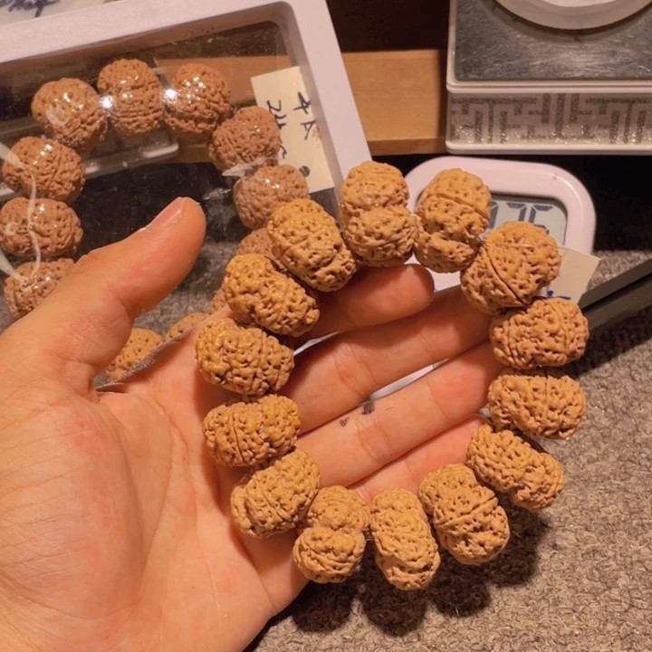 昕***吖金刚菩提吊坠这里不方便吗不敢说话就这样算