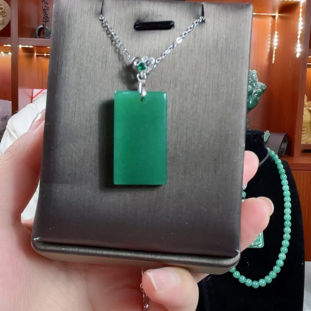 密玉（石英质玉）颈饰未镶嵌