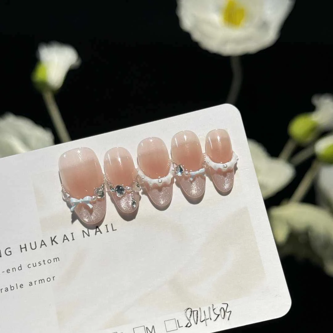 【云朵奶芙】显白腮红猫眼法式捏捏裙摆拼钻8041503 纯手工穿戴甲