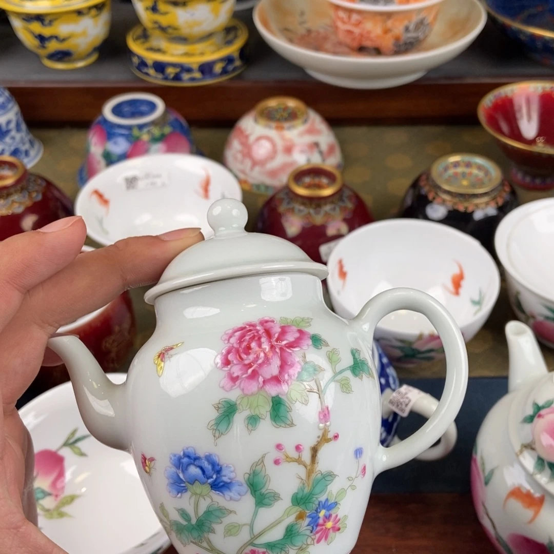 陶瓷艺术家的作品是一种