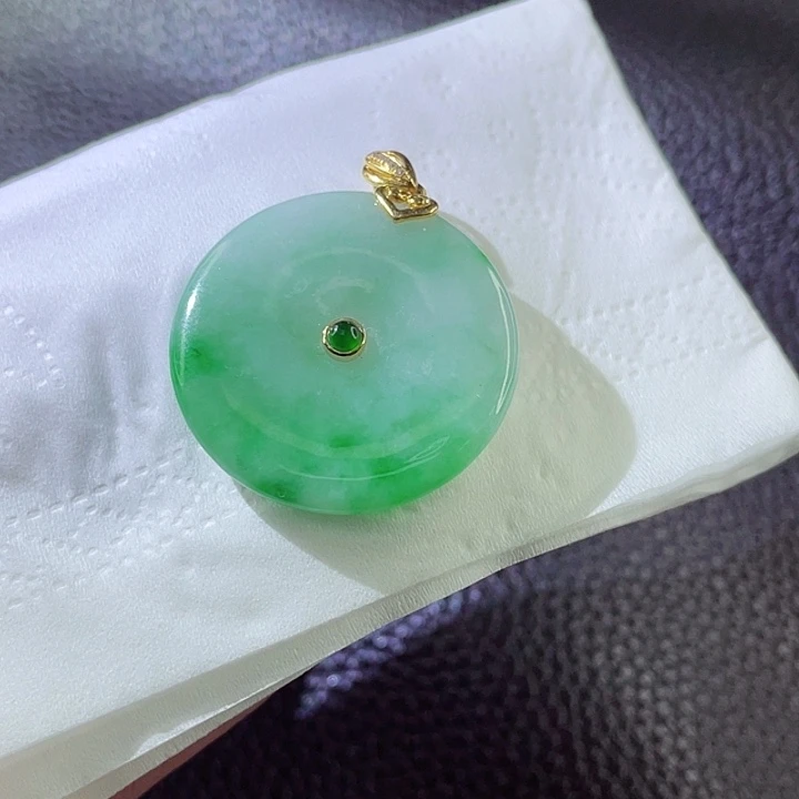 翡翠颈饰18K金镶嵌翡翠