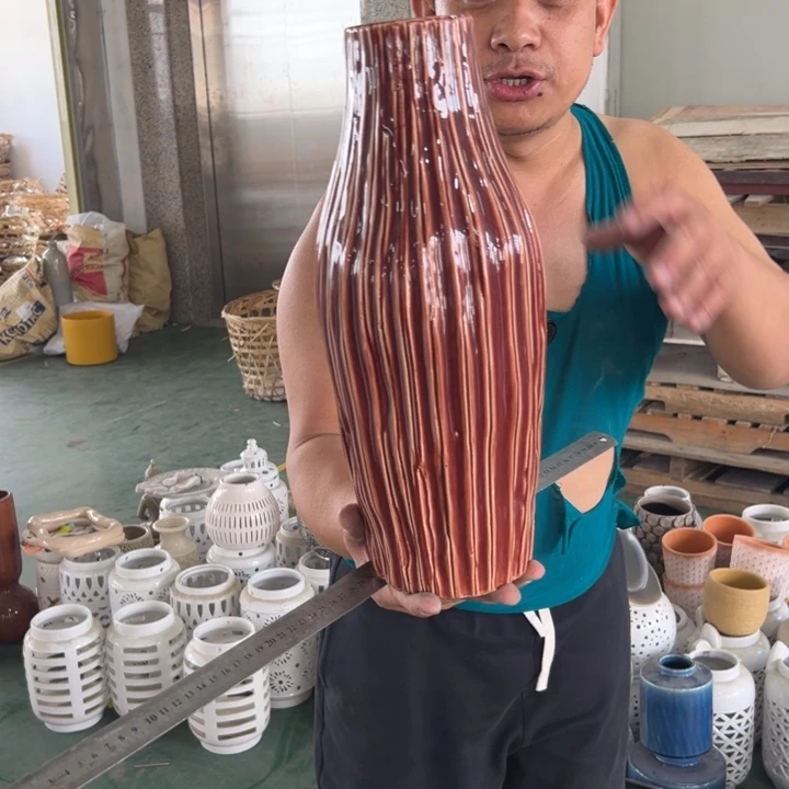 摆件37 号高温陶瓷装饰品（部分微瑕）有釉眼