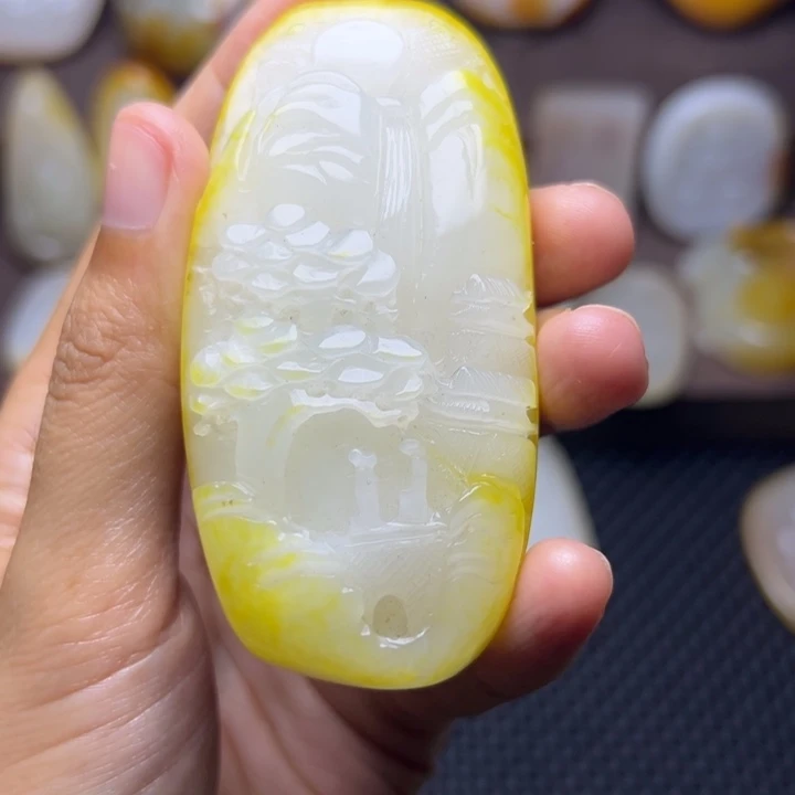 颈饰未镶嵌和田玉