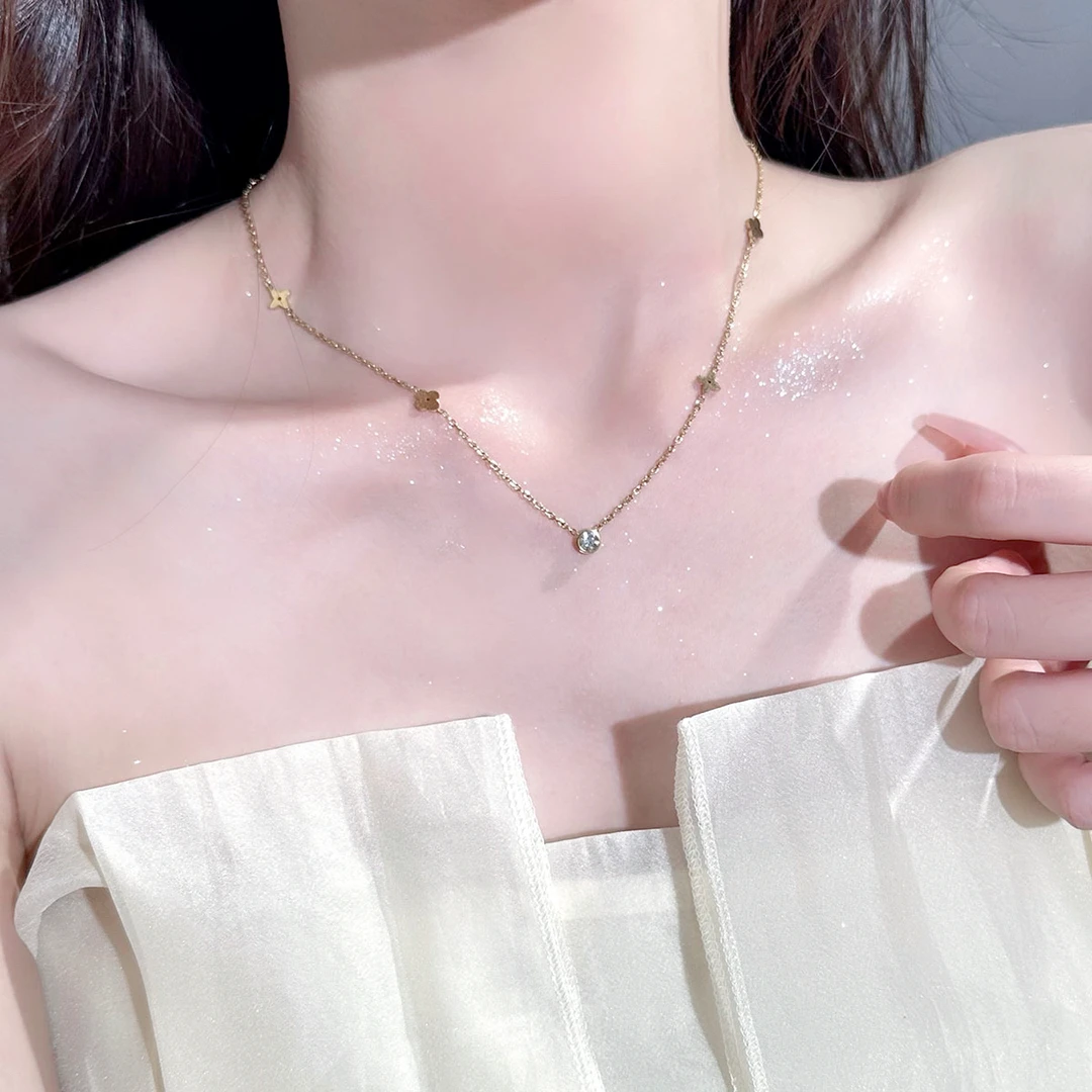 钛钢项链 轻奢花朵四叶草单钻项链锁骨链保色时尚小众配饰