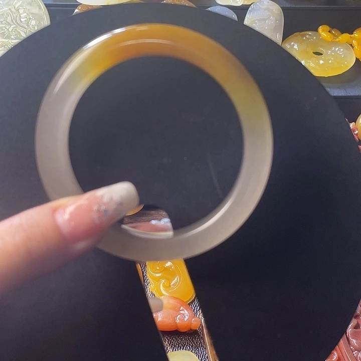 石英质玉（黄龙玉）未镶嵌手镯