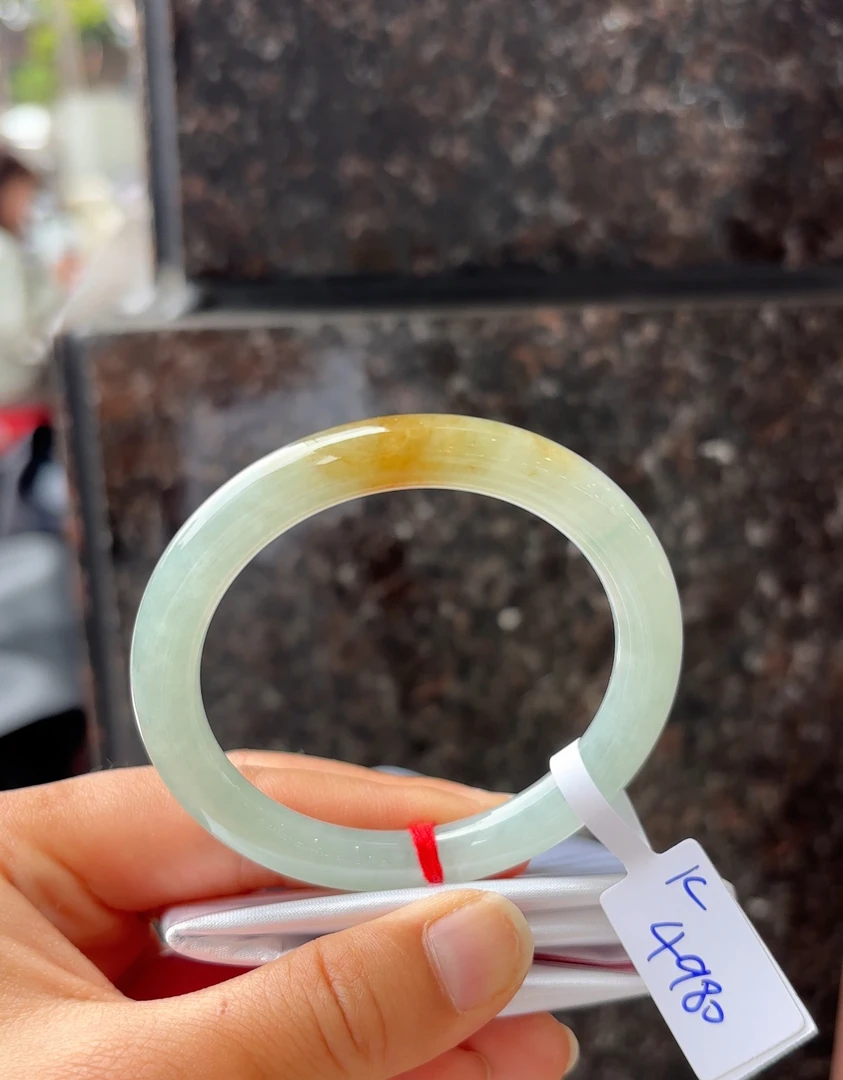 K（上新）推荐五十三点四圈黄翡圆条翡翠a货手镯