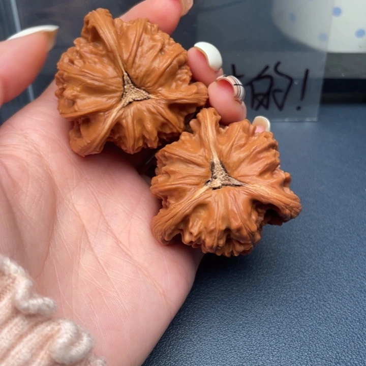 心***念文玩核桃吊坠白狮子