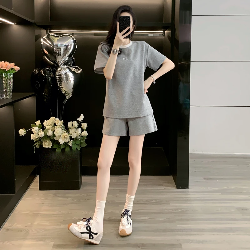 洋气灰色休闲运动套装女2025夏季宽松显瘦韩版短袖T恤短裤两件套