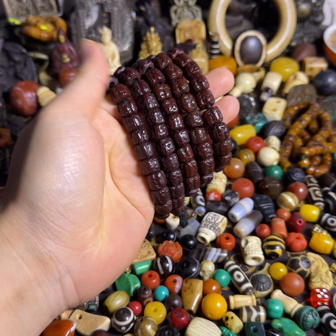 云***月颈饰琉璃念珠如图