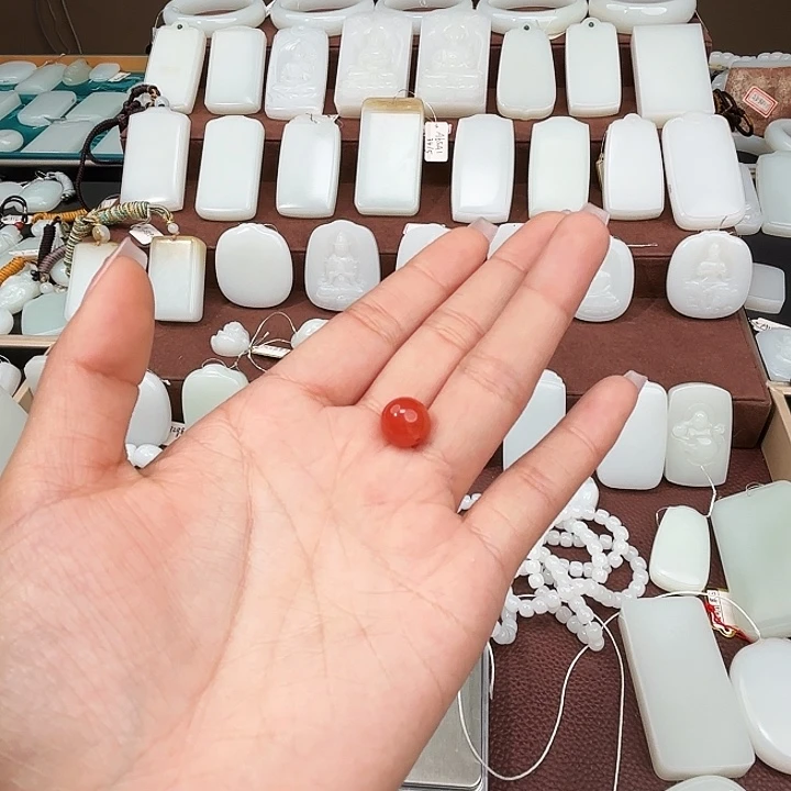 南红玛瑙颈饰未镶嵌极**音