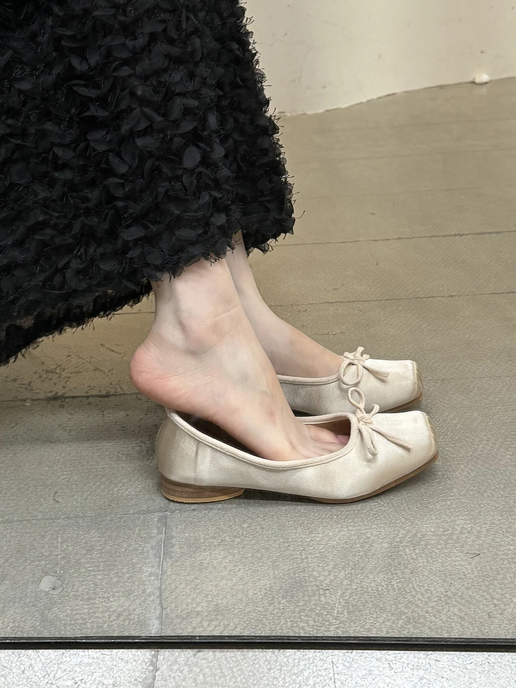 阿南儿~低跟粗跟芭蕾舞鞋女外穿复古方头新款法式平底猪鼻子单鞋