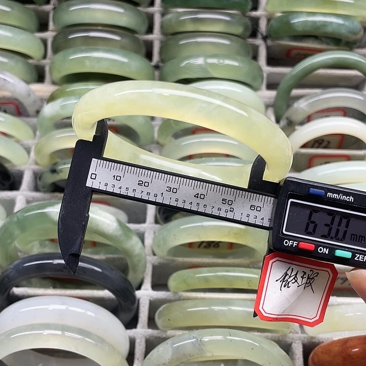 未镶嵌蛇纹石玉手镯197