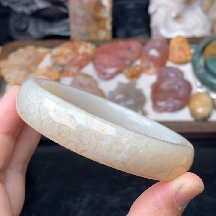 硅化珊瑚（珊瑚玉）手镯未镶嵌60