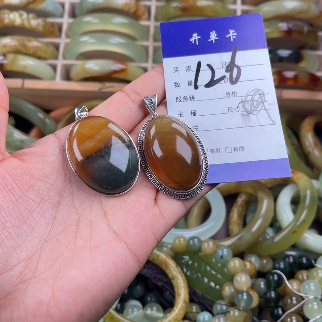 蛇纹石玉银S925镶嵌颈饰苹*君