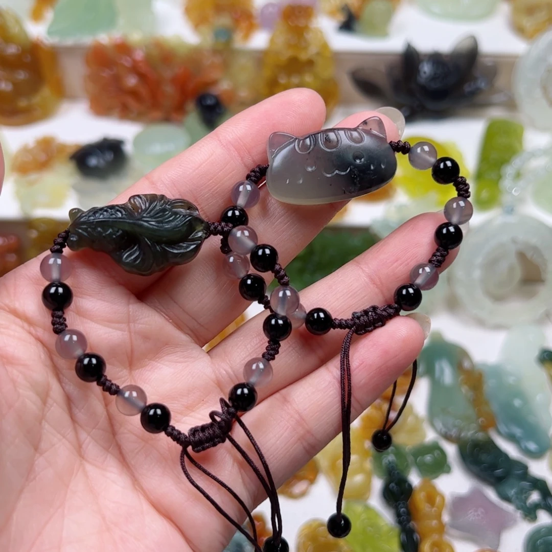 蛇纹石玉未镶嵌颈饰