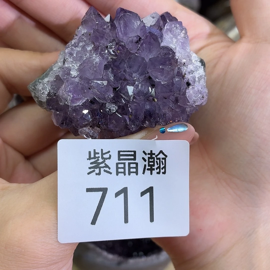 未镶嵌水晶大型摆件（非配饰）