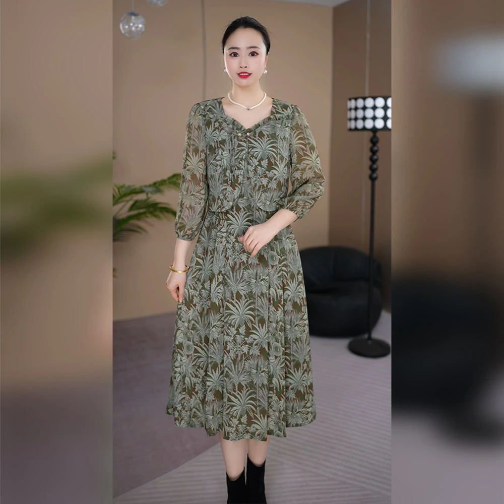 2025夏季新款国风设计感七分袖碎花女士连衣裙气质显瘦优雅高贵