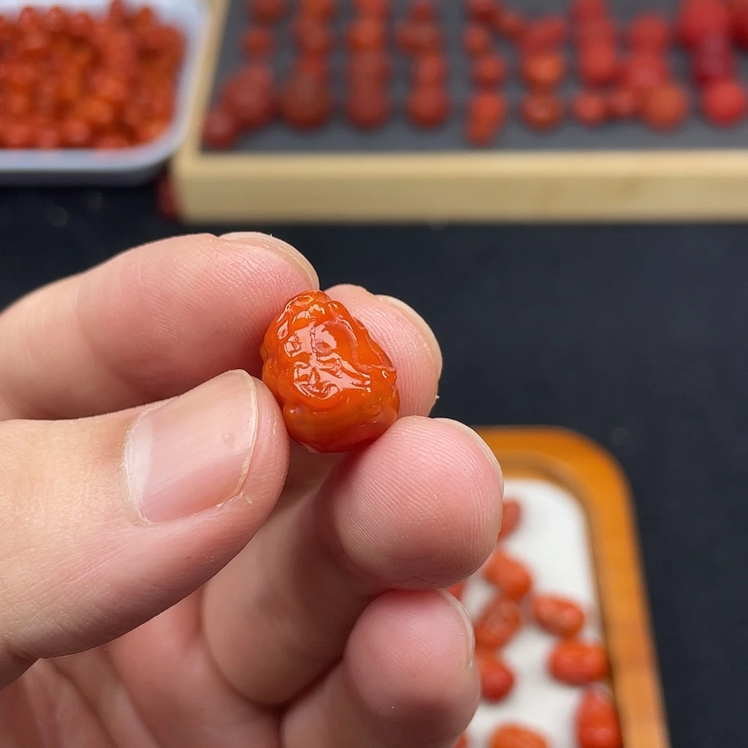 南红玛瑙16号瓦西柿子红卡11*14立体貔貅未镶嵌