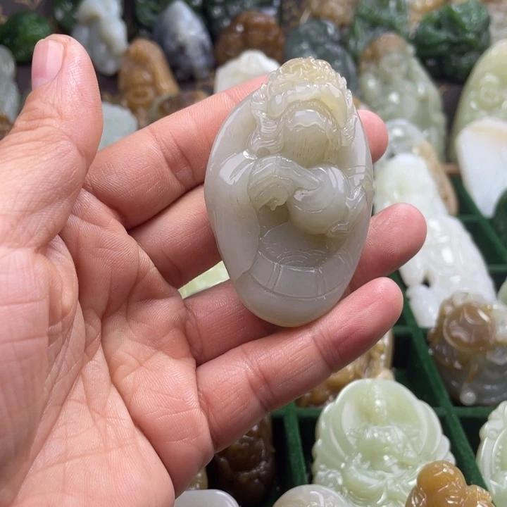 和田玉（糖玉）未镶嵌颈饰