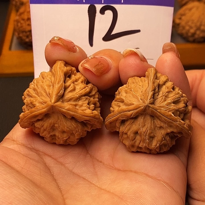 吊坠桃核三棱35无刀痕s