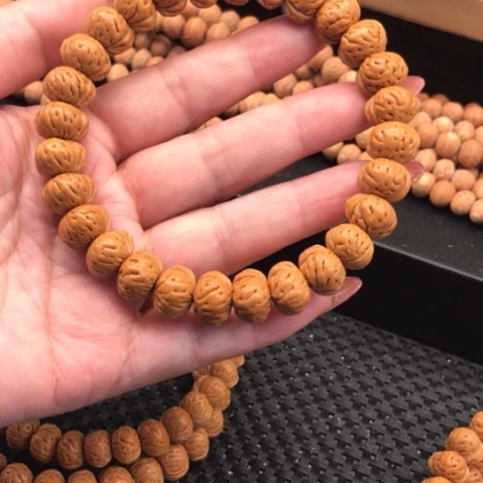 吊坠桃核蟠桃135