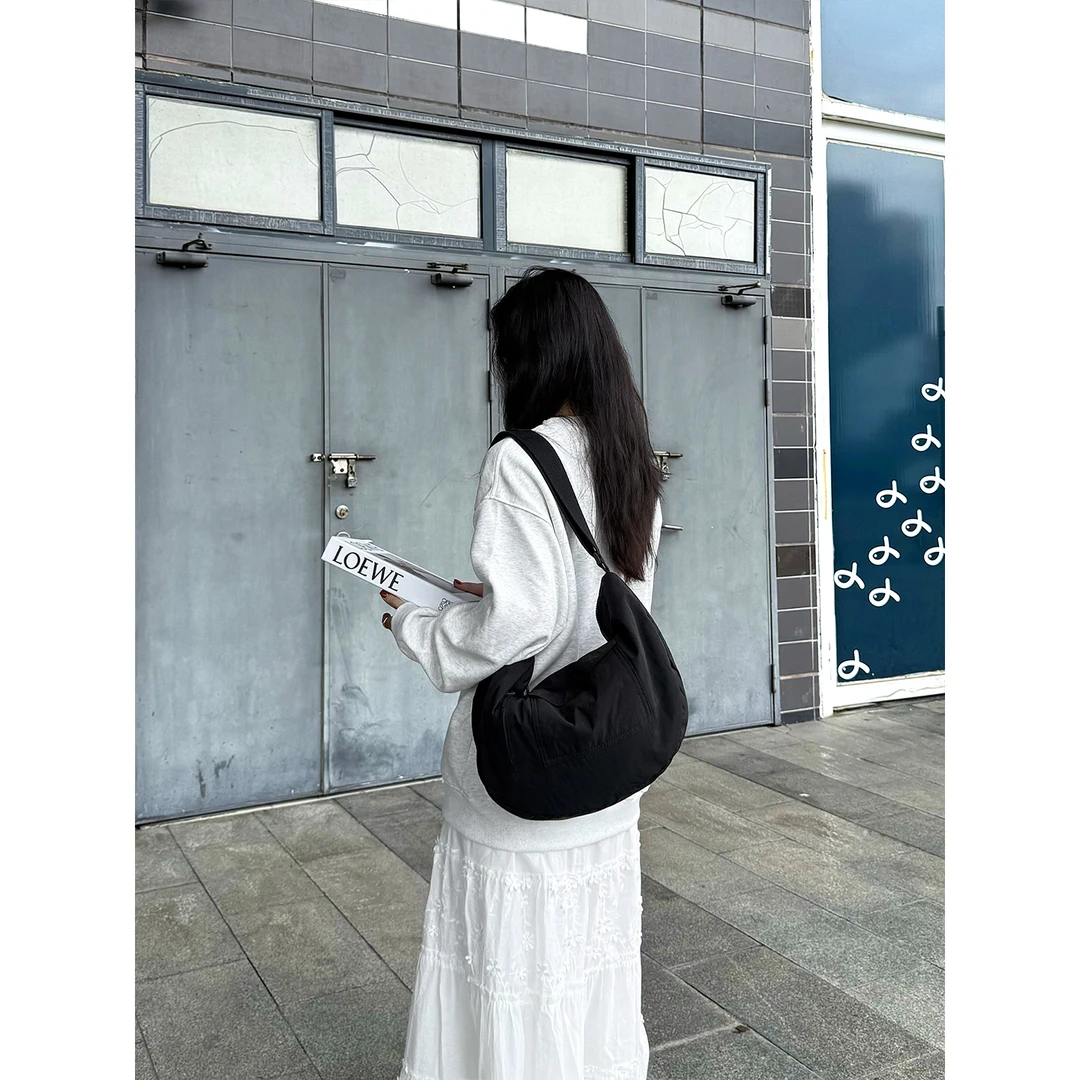 BYZZ新款轻便多口袋休闲尼龙饺子包松弛感大容量单肩包斜挎大包女