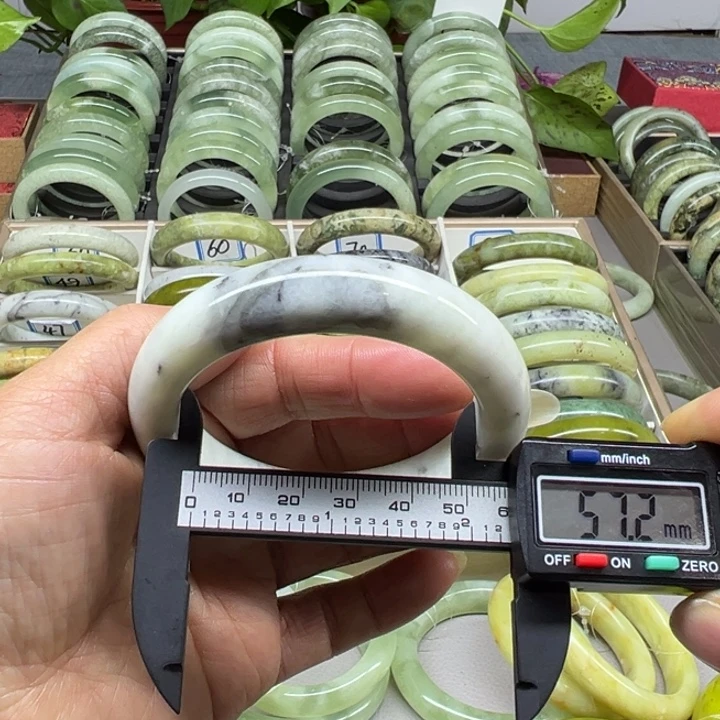 蛇纹石玉未镶嵌手镯46