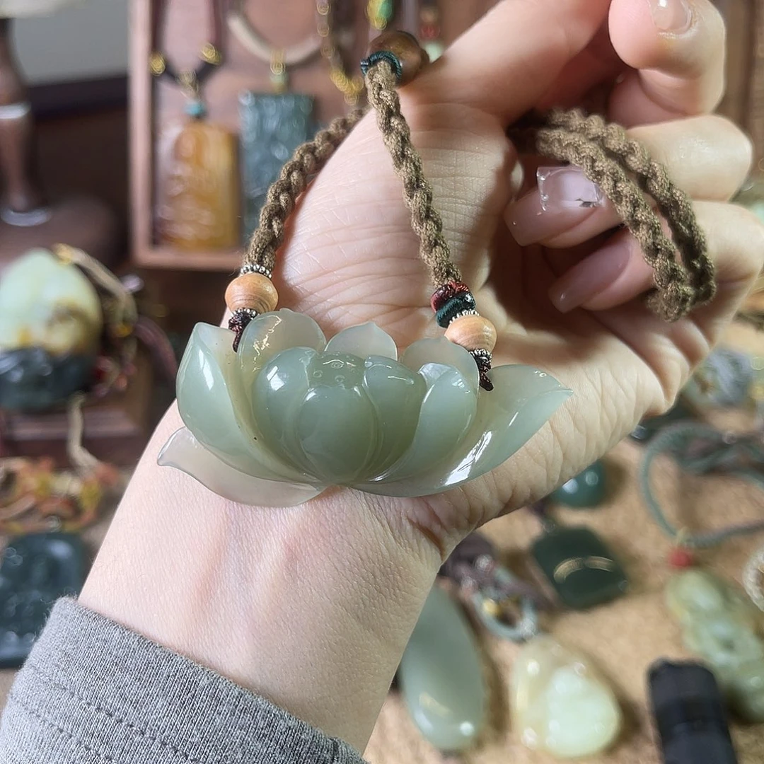 和田玉未镶嵌颈饰