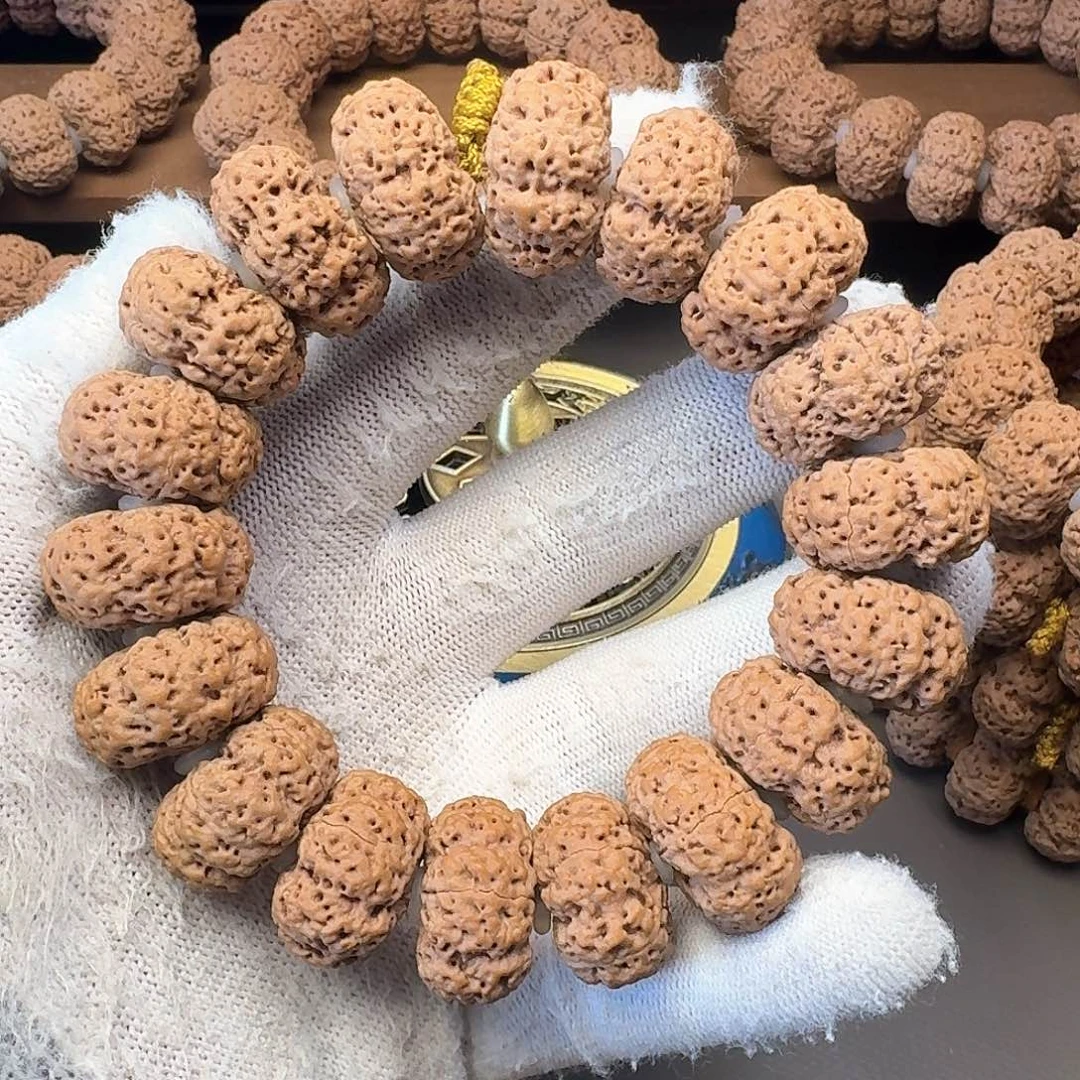 金刚菩提吊坠高山油皮满肉蜂王夹板