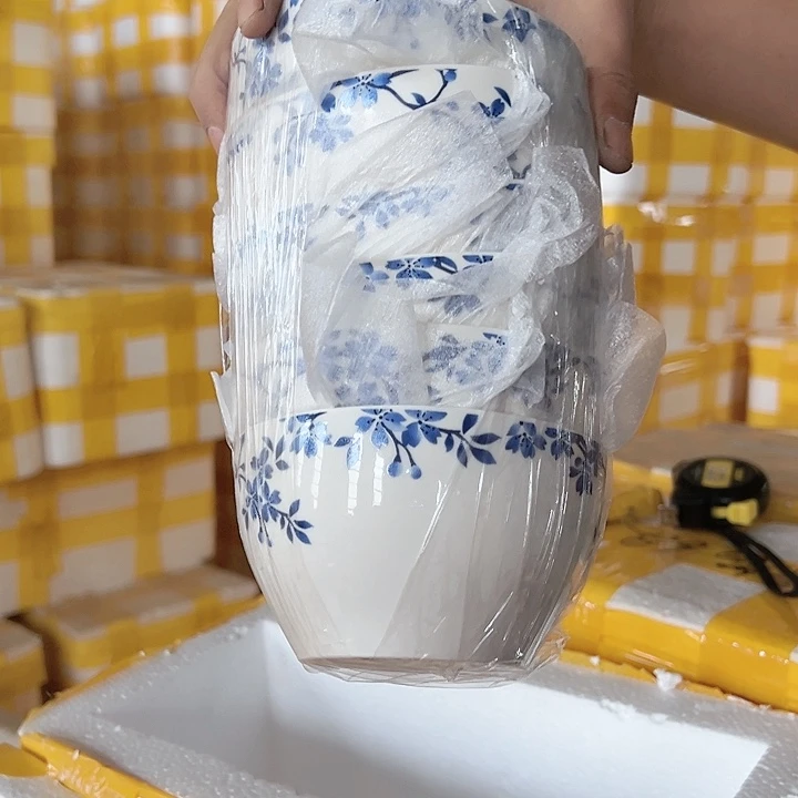 青花碗6只破损包赔不补发介意勿拍