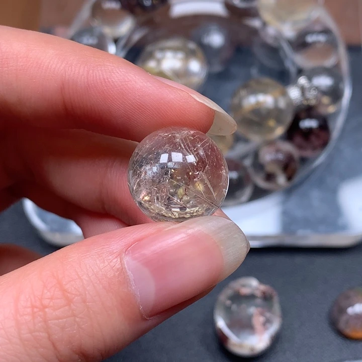 未镶嵌颈饰水晶都**苑天然