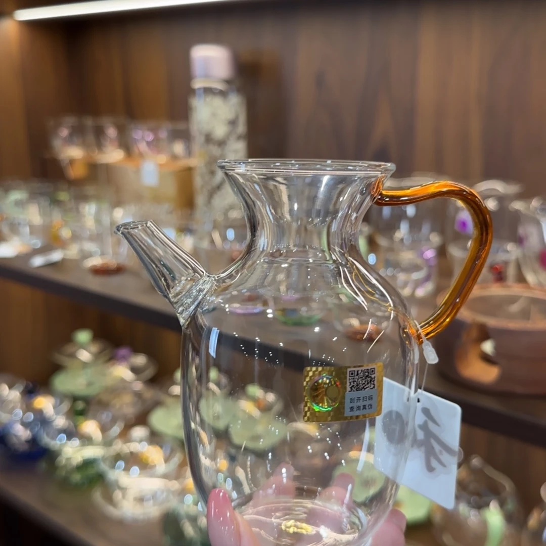 禾器昭然琥珀色。。。。