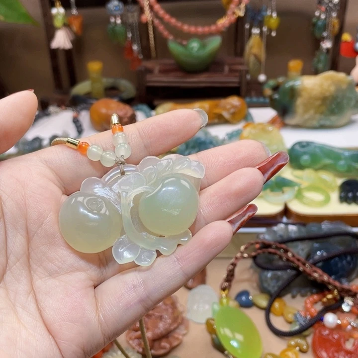 蛇纹石玉颈饰未镶嵌君*姐