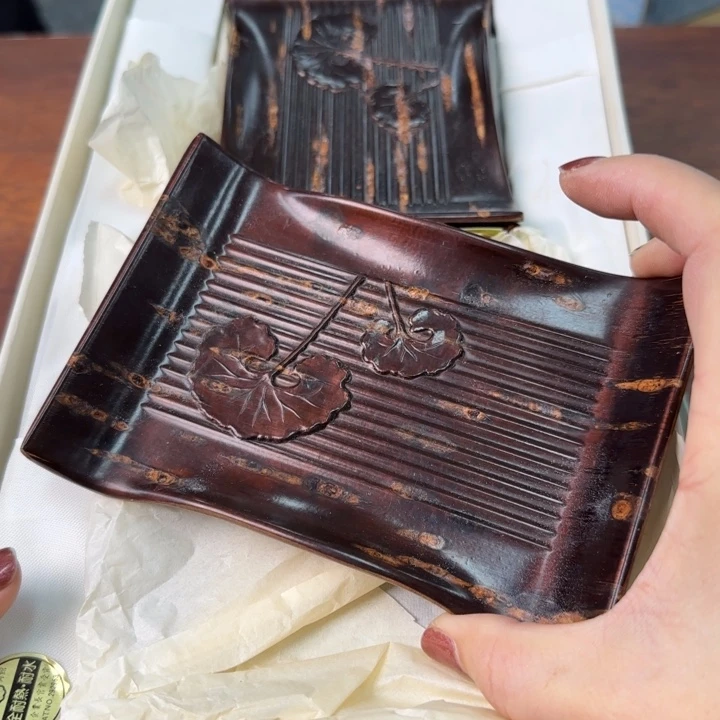 一个陶瓷物件哈哈哈哈