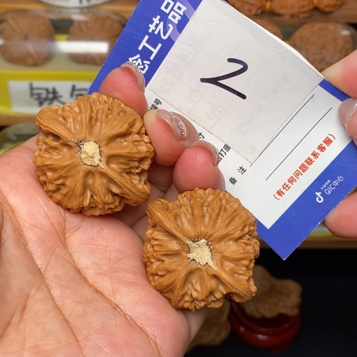 文玩核桃吊坠40全品宫灯