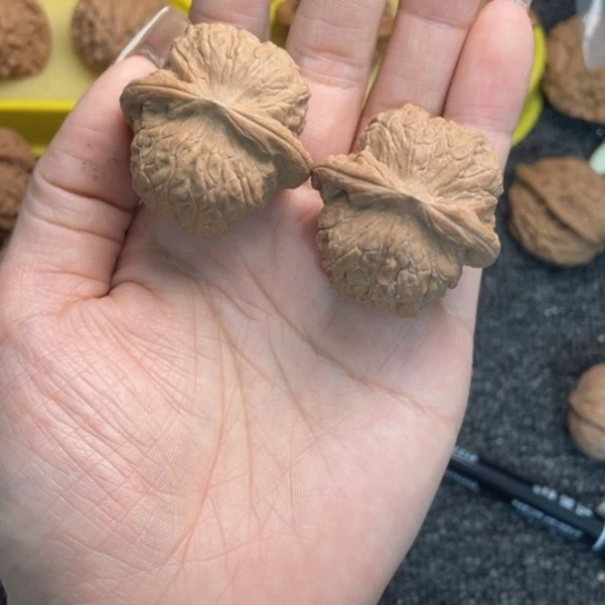 Z***.吊坠文玩核桃血麒麟8