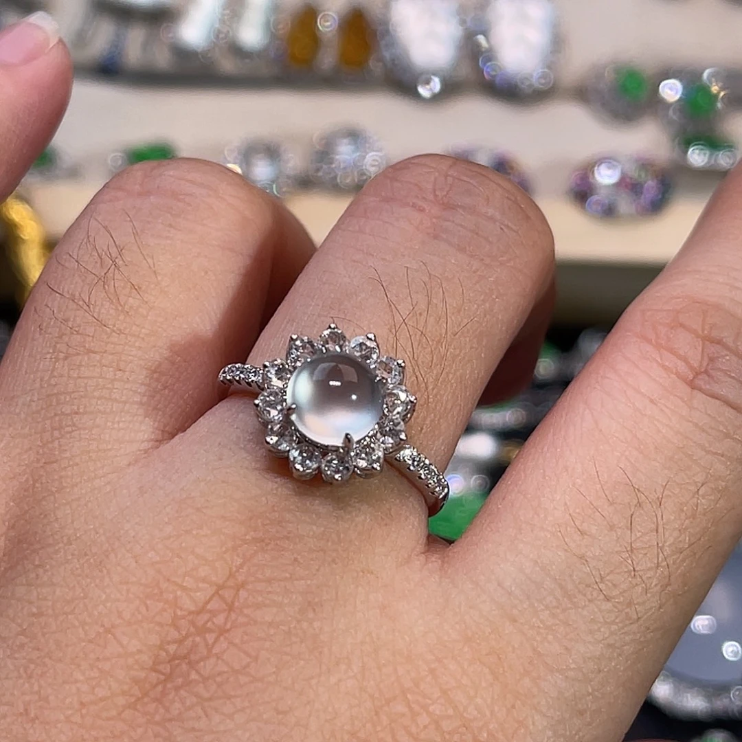 翡翠18K金镶嵌戒指玻璃种冰蛋