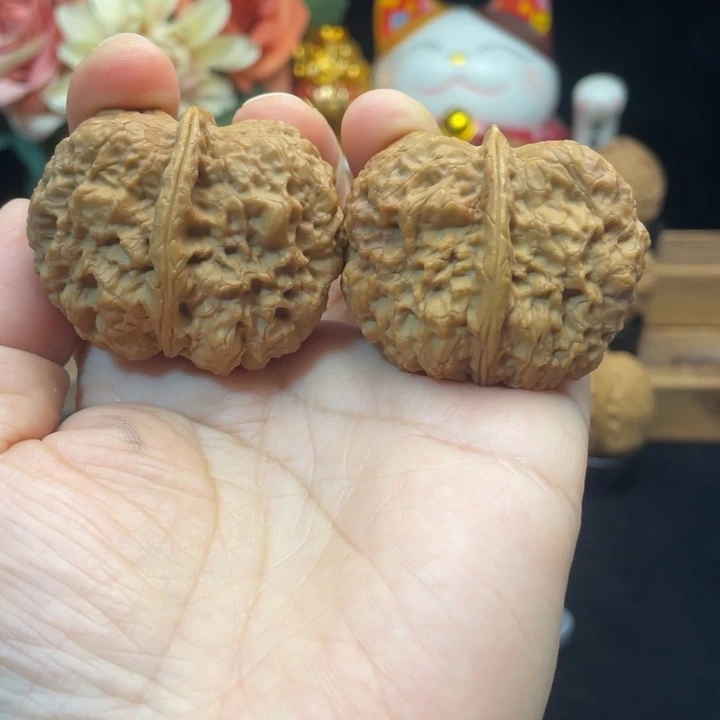 文玩核桃把件云南铁核桃46