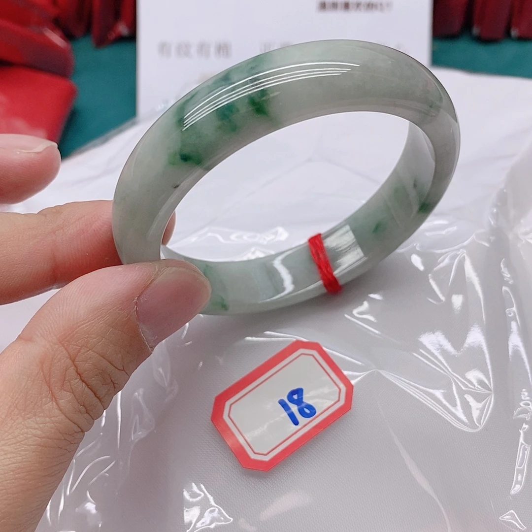 翡翠手镯未镶嵌如***水18888888