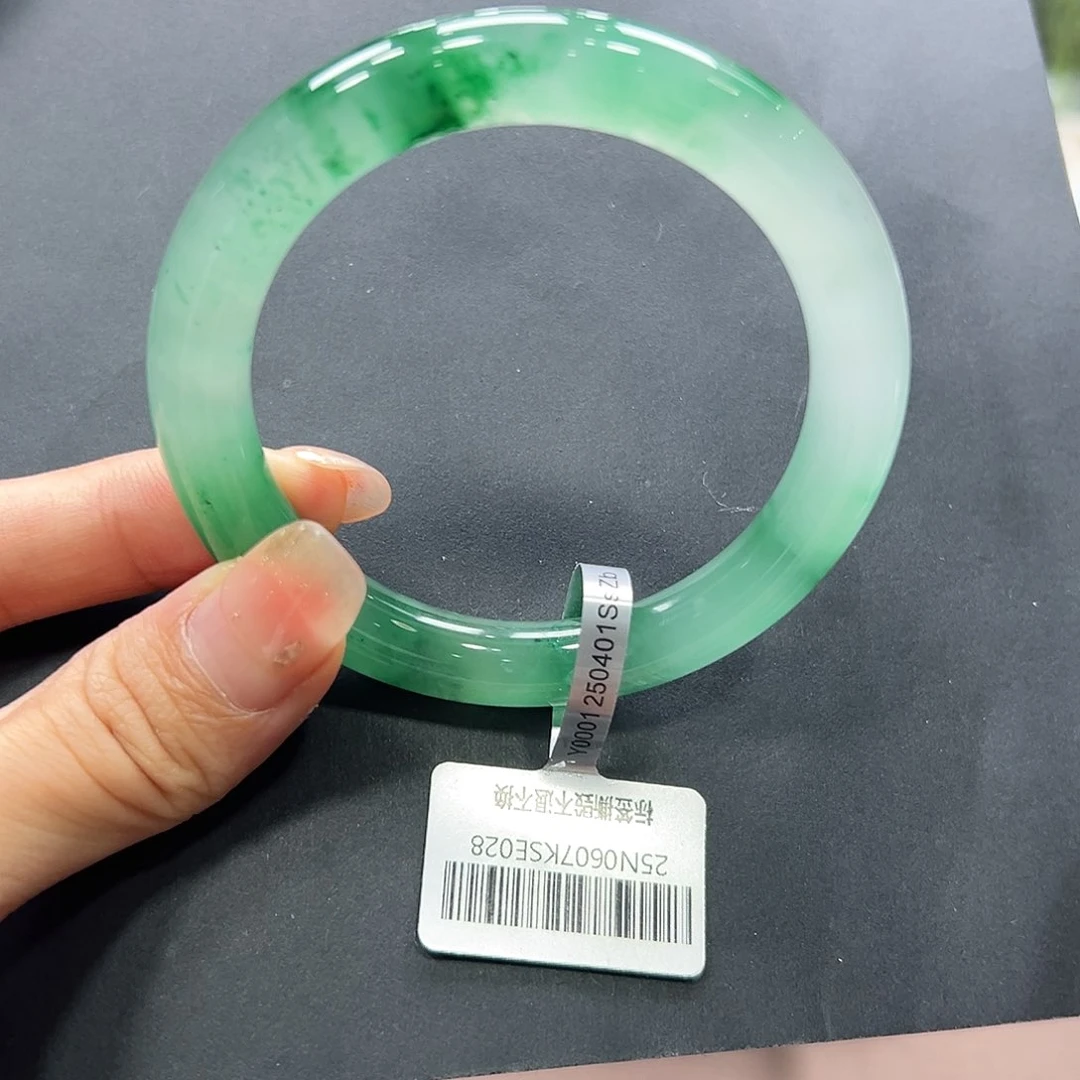 *****石英质玉手镯未镶嵌汤汤55