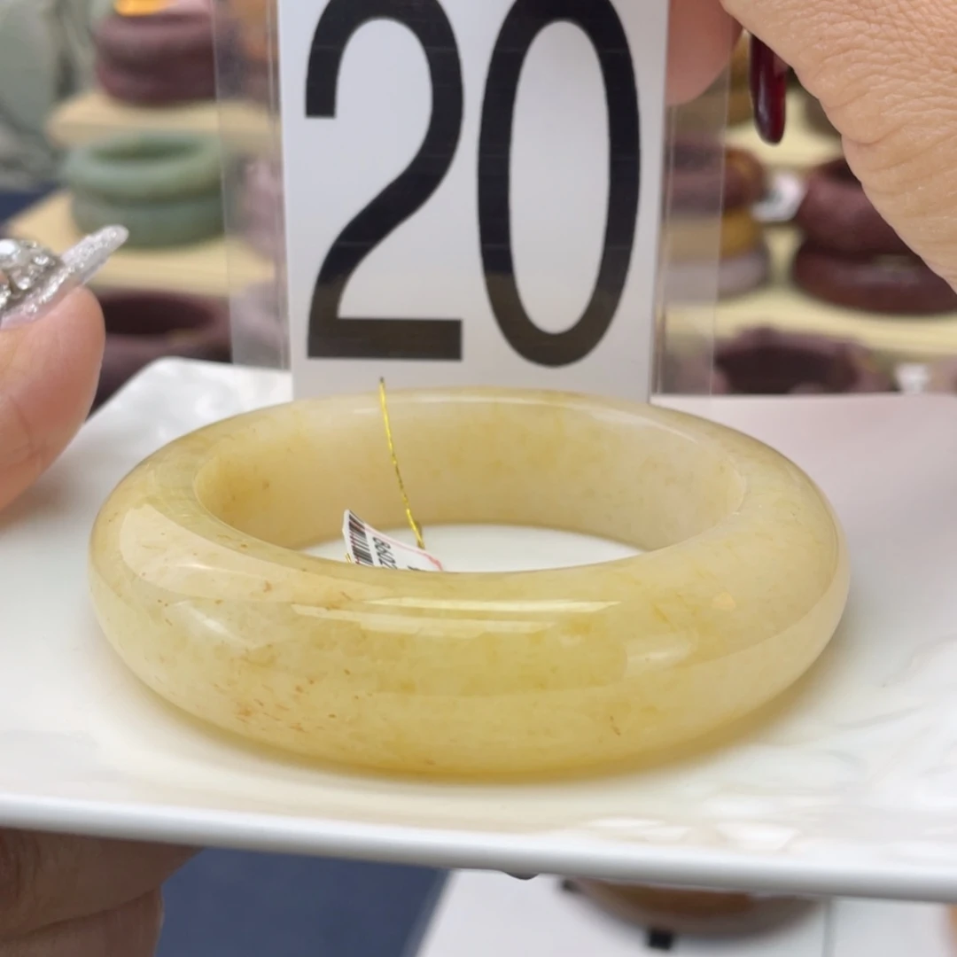 【闪购商品】石英质玉手镯未镶嵌