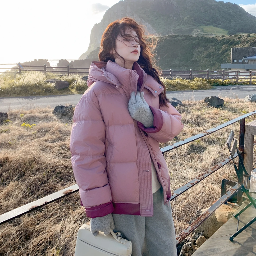 树莓粉撞色拼接连帽羽绒服女2025冬季新款韩系氛围感90白鸭绒外套