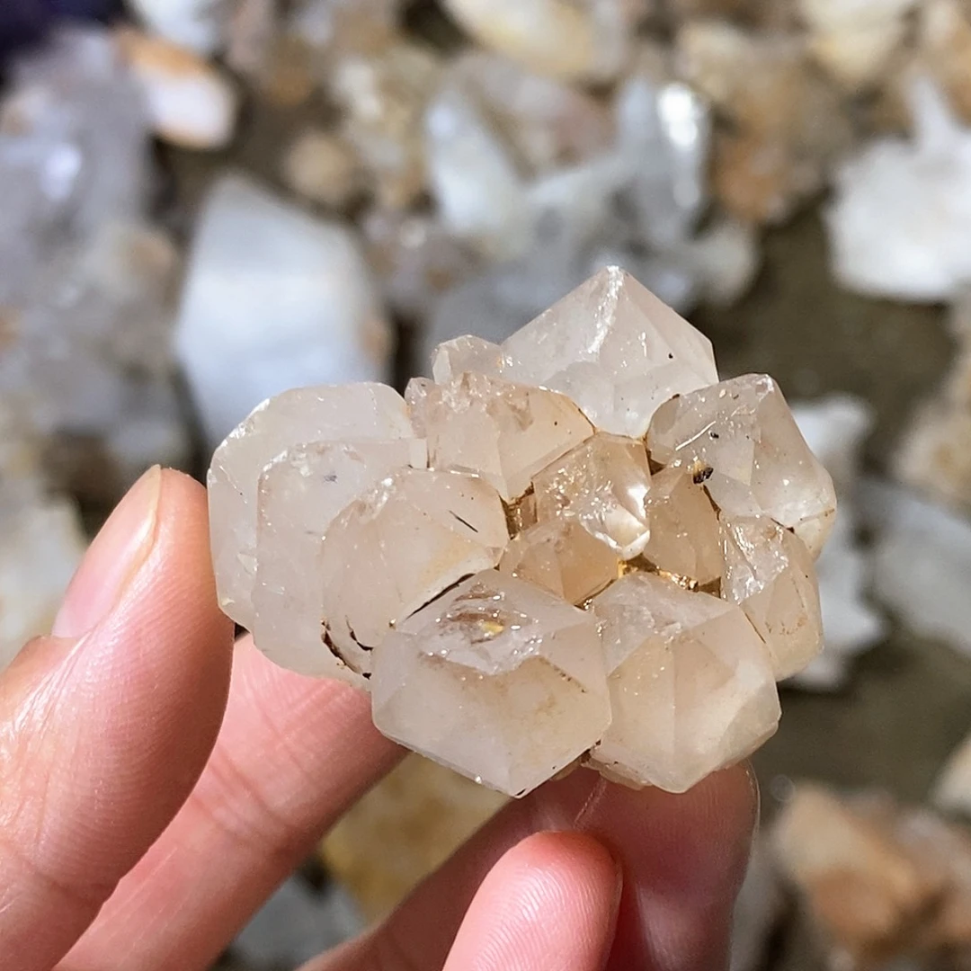 水晶原石摆件未镶嵌水晶