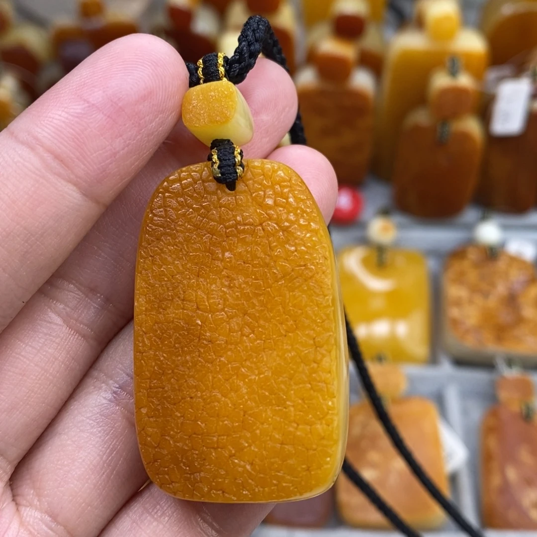 蜜蜡未镶嵌珠宝奇石