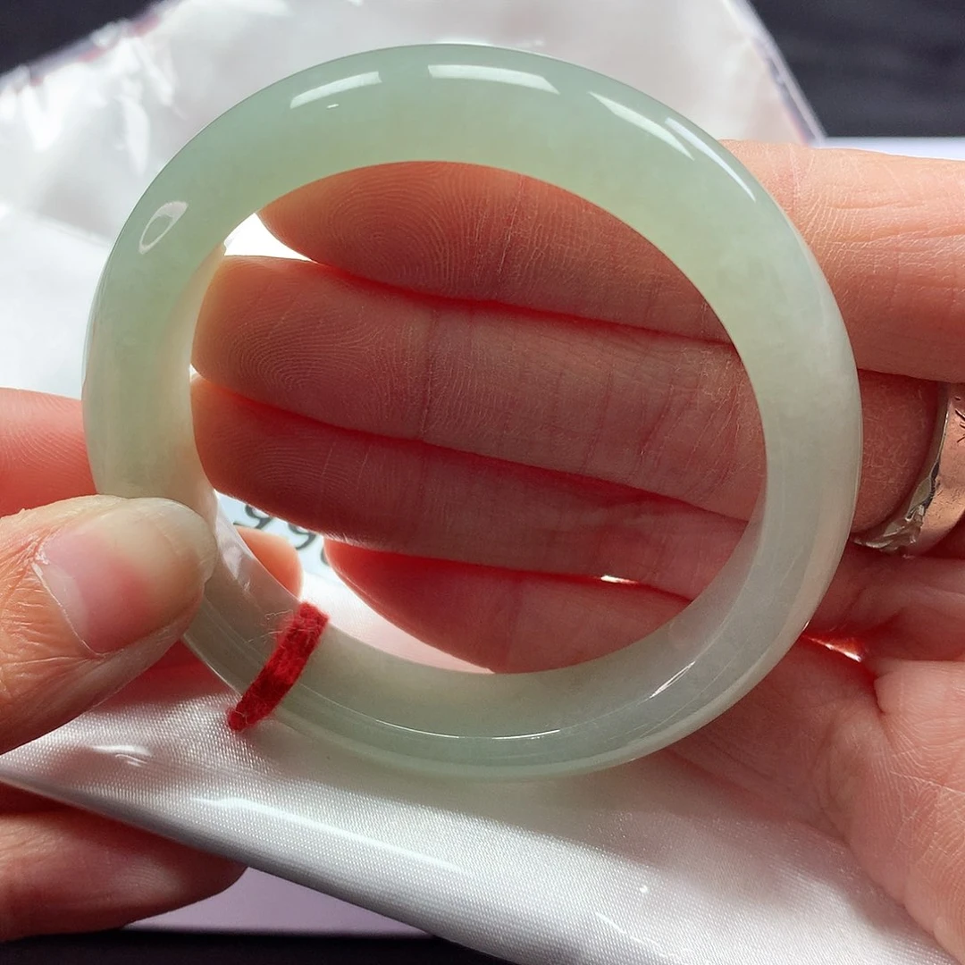 翡翠手镯未镶嵌51圈