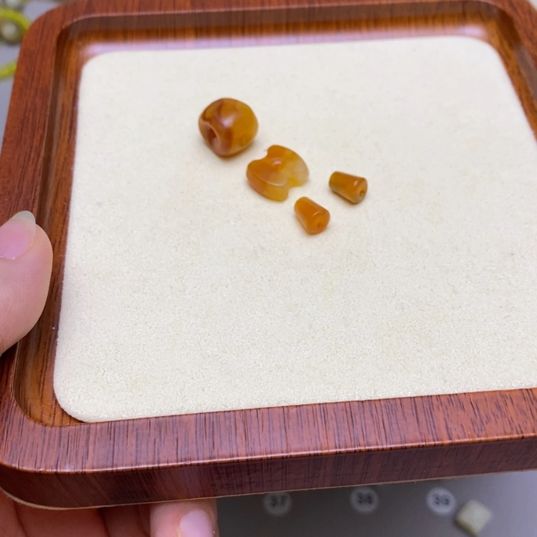 六***六蛇纹石玉未镶嵌配饰