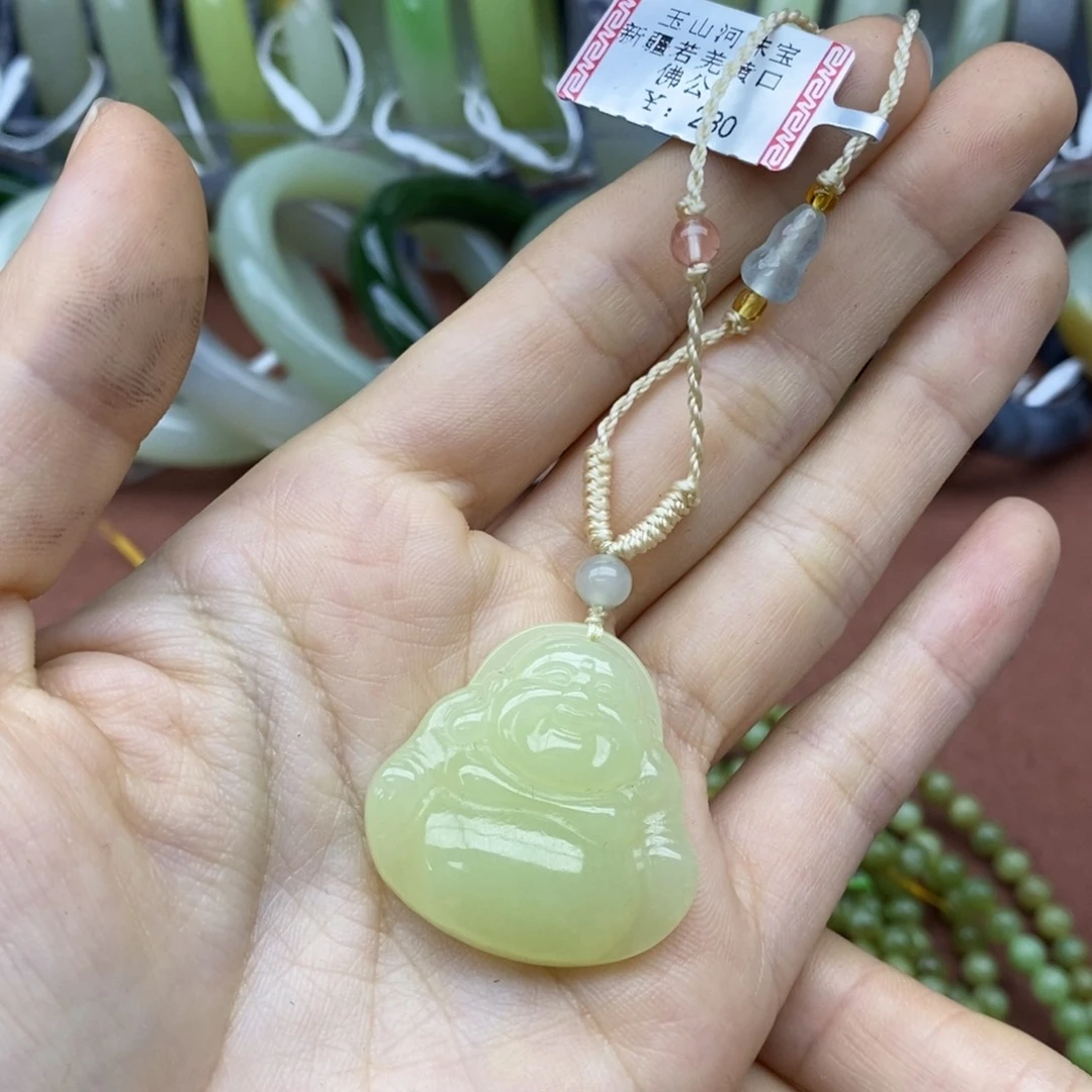 小***菲和田玉未镶嵌挂件